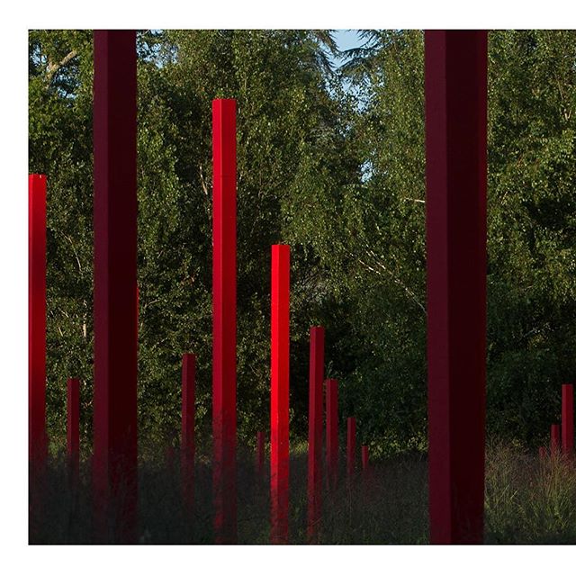 LHB➖Le jardin d’ivresse➖The garden and scenography we designed for the Chateau Larrivet-Haut Brion’s wine castel in Leognan is getting ready to be shown in few days!🌱 We are really proud to open the doors of this project that is growing up since two years ☘️ Thanks a lot to #yannmonel for the beautiful pictures 📸 and to @chateau_larrivet_haut_brion to be the land of this project @solineportmann #landscaping #landscapeart #gardendesign #redandwhite #larrivethautbrion #winecastle #frenchgarden #piquetrouge #bigtime