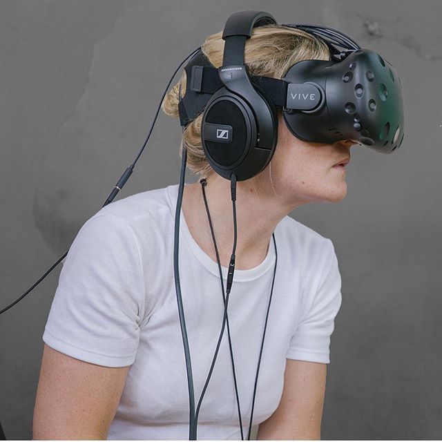 ➖VR ARLES FESTIVAL➖ Jusqu’au 26 août si vous êtes dans le sud, passez visiter le festival de réalité virtuelle à Arles pour lequel nous avons fait la scénographie 🌞Festival de réalité virtuelle conçu pour découvrir le cinéma, le documentaire et la création artistique à 360° se tenant au couvent Saint-Césaire. @fisheyelemag #vrarlesfestival2018 #vr #scenography #setdesign #fisheye360 #fisheye #virtualreality